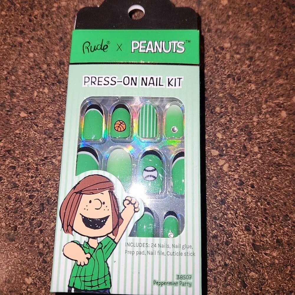 RUDE X Peanuts Press On Nail Kit Peppermint Patty sports